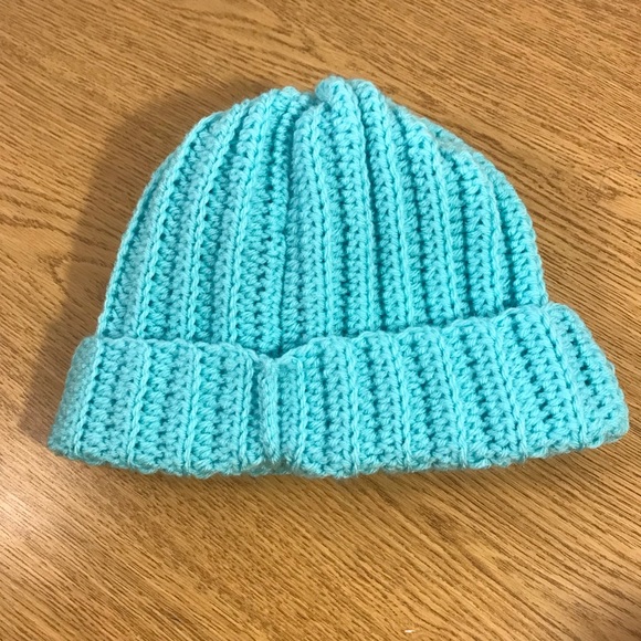 HANDMADE CROCHET MINTY BEANIE - Picture 2 of 3